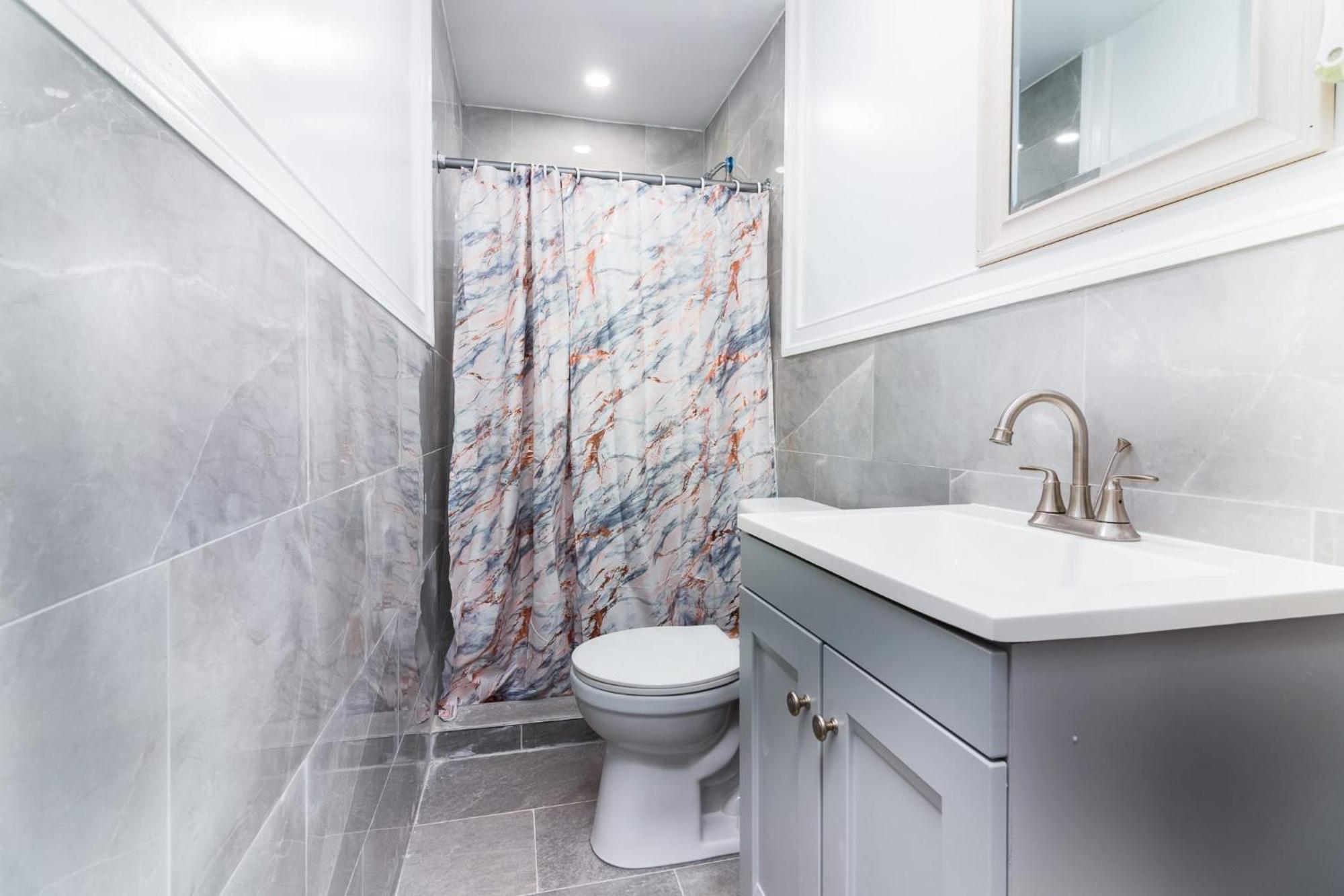 Quaint 1 Bedroom Apartment Sleeps 2-3, Near Niagara Falls Bagian luar foto