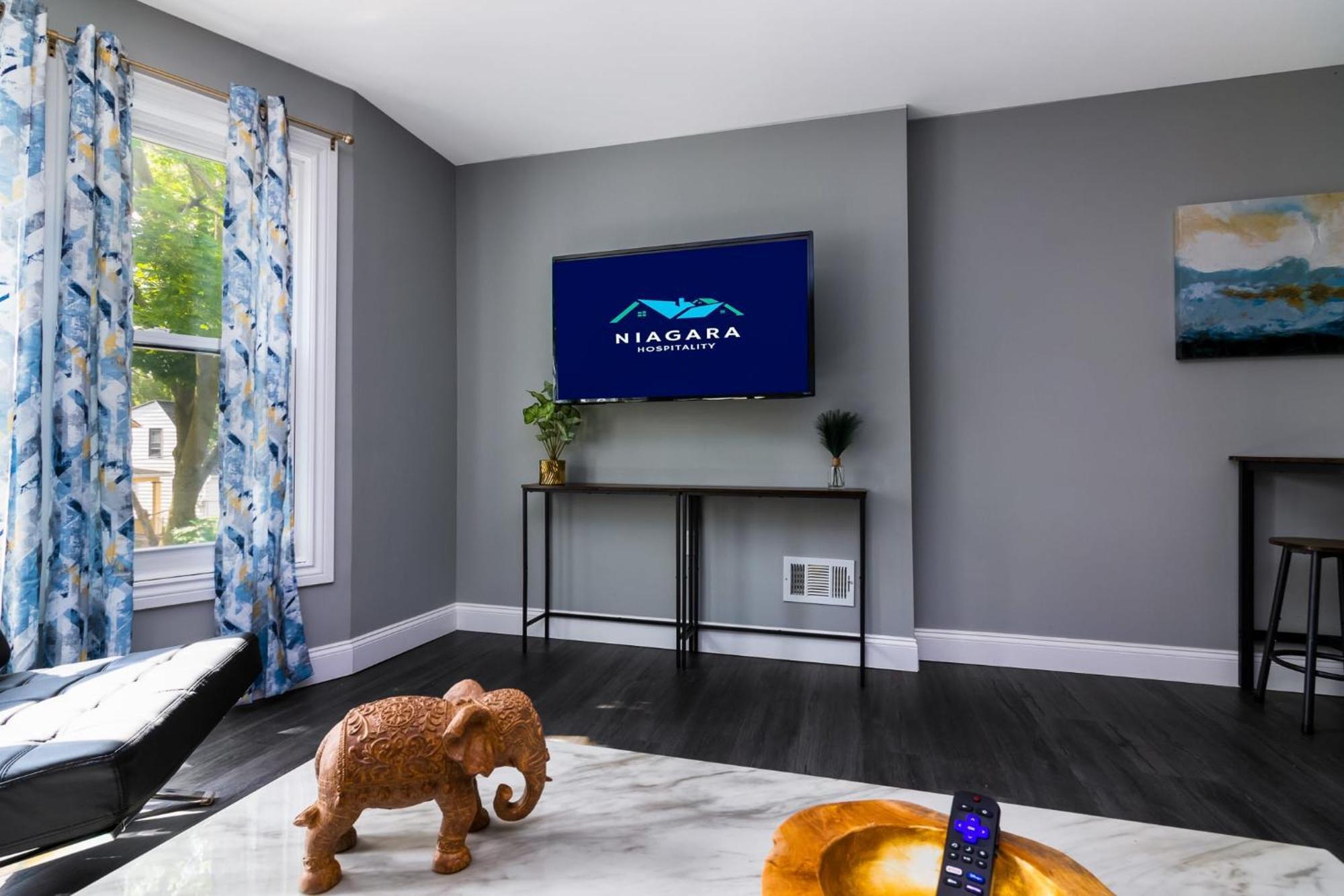 Quaint 1 Bedroom Apartment Sleeps 2-3, Near Niagara Falls Bagian luar foto
